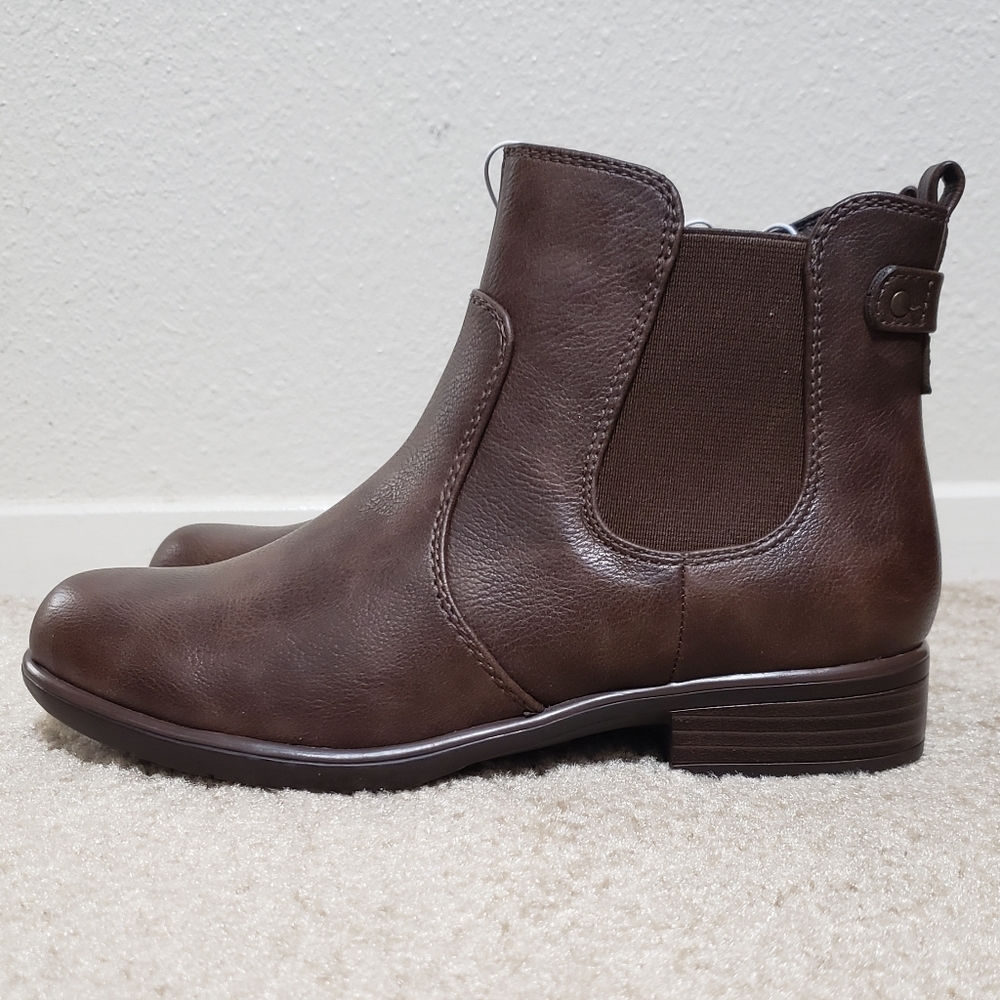 NWT Yuu Brina zip bootie